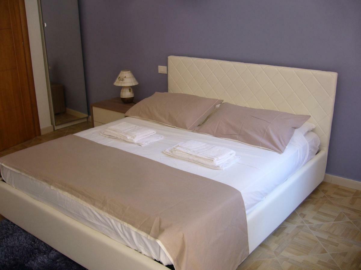 Casaleo Hotel กัมโปเฟลิเช ดิ โรชเชลลา ภายนอก รูปภาพ