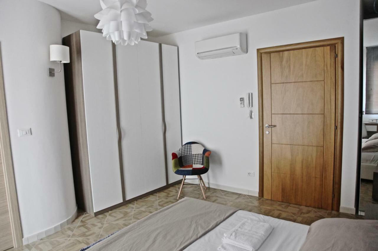 Casaleo Hotel กัมโปเฟลิเช ดิ โรชเชลลา ภายนอก รูปภาพ